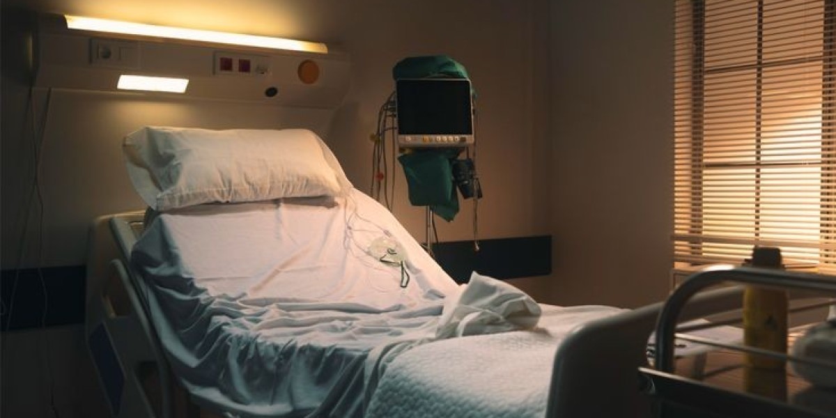 How to Choose the Best ICU Bed on Rent for Home Care Patients