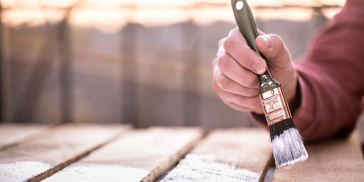 Deck Staining Services in Toronto: How Professional Deck Care Can Improve Your Outdoor Space