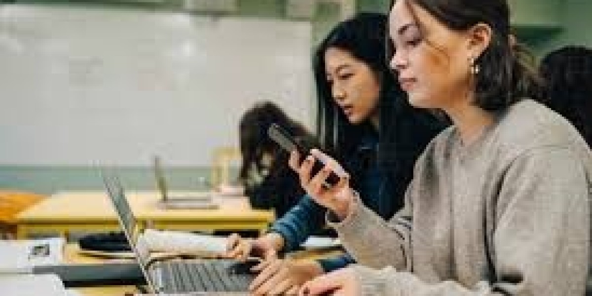 How Speech to Note Helps Students Collaborate on Group Assignments