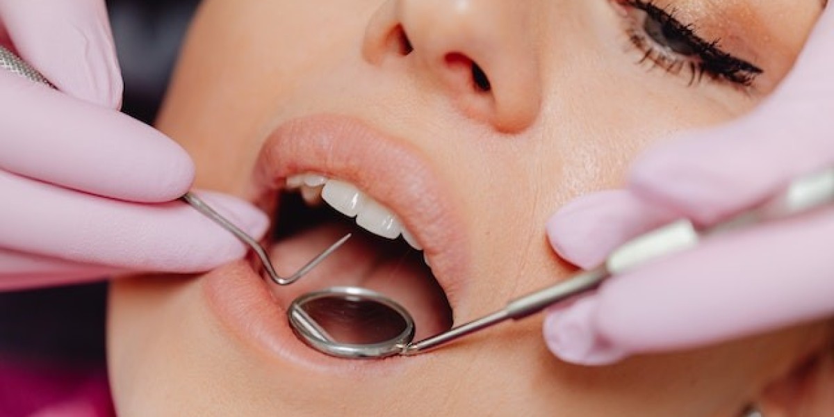When Do People Prefer the Best Dental Clinic in Dubai?