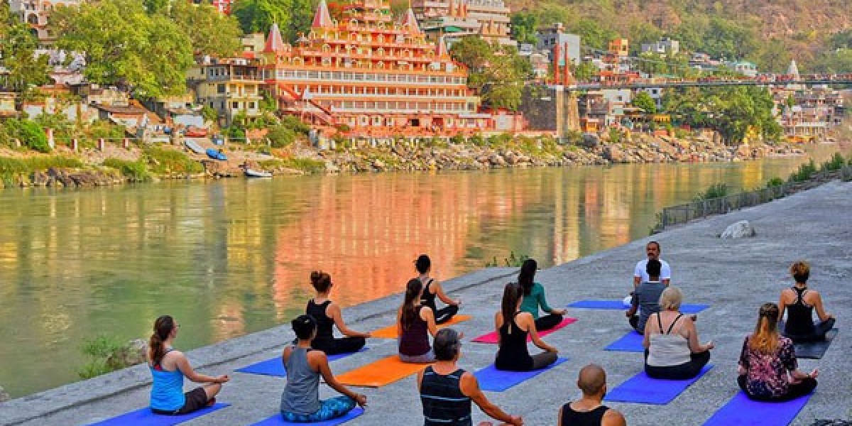 500 Hour Yoga Teacher Training in Rishikesh for Dedicated Practitioners