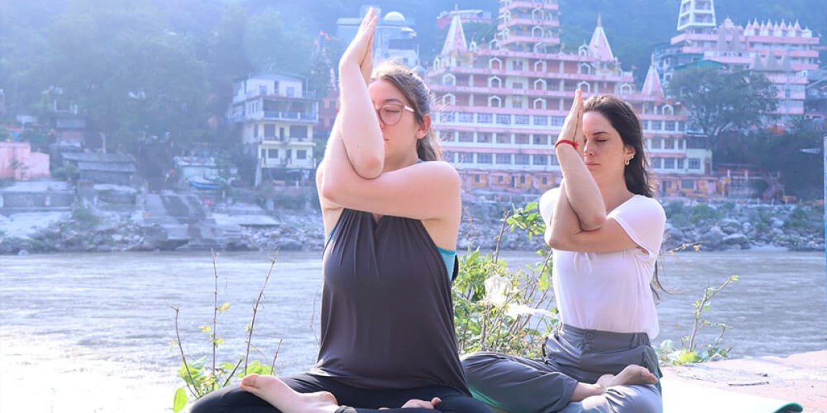 Why a Detox Retreat in Rishikesh Is Perfect for Beginners